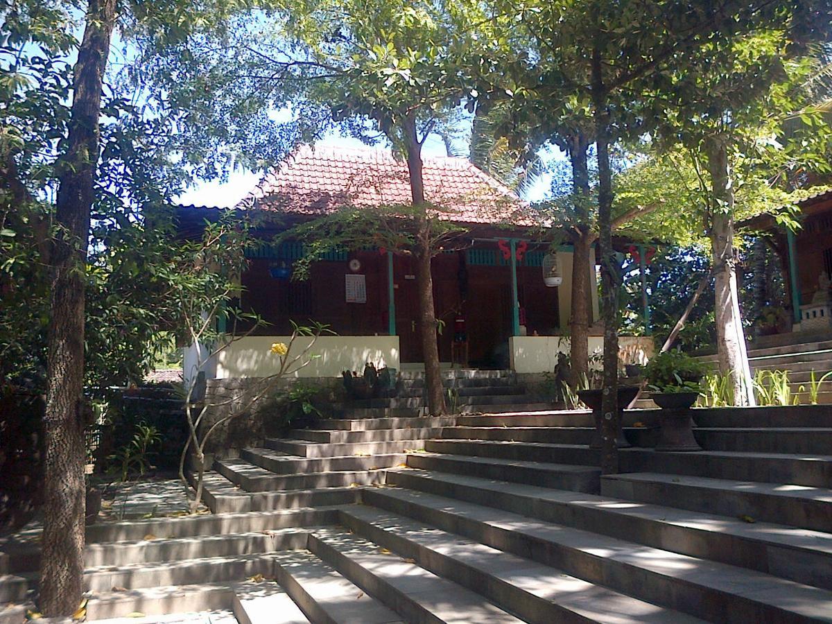 Puri Brata Hotel Parangtritis Exterior photo